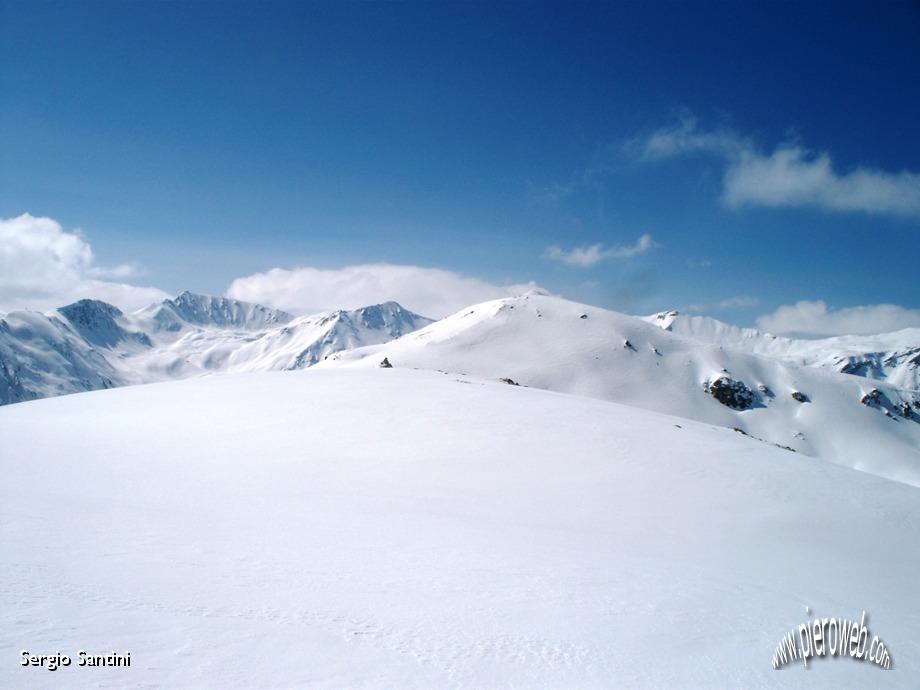 06 Omino di vetta del Murtirol con dietro l' Arpiglia.JPG